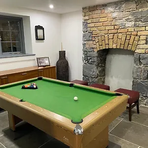 https://oldfour-sisters.dublin-hotelsweb.com